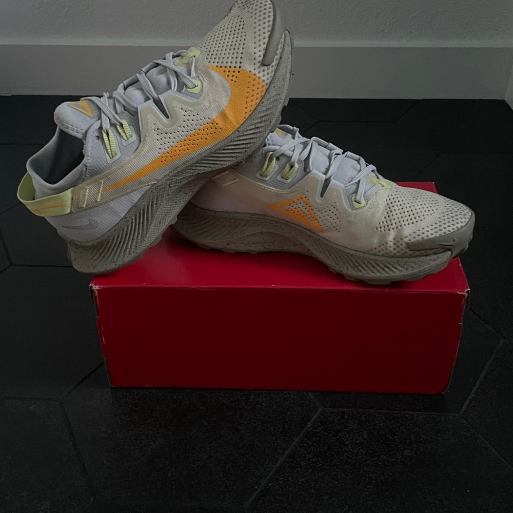 Nike Pegasus Trail 2 Gray and Yellow Running Shoe